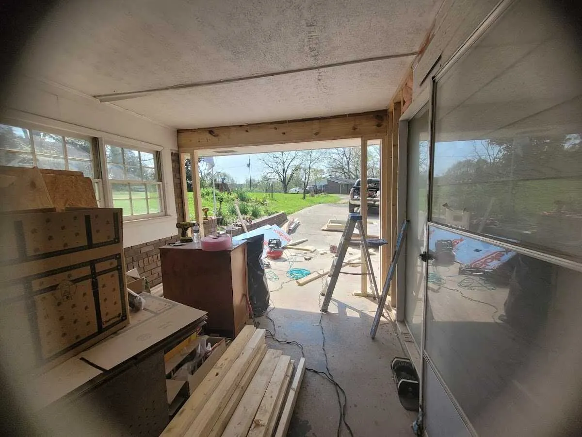 Air movers and dehumidifier for Drying & Dehumidification in Circleville